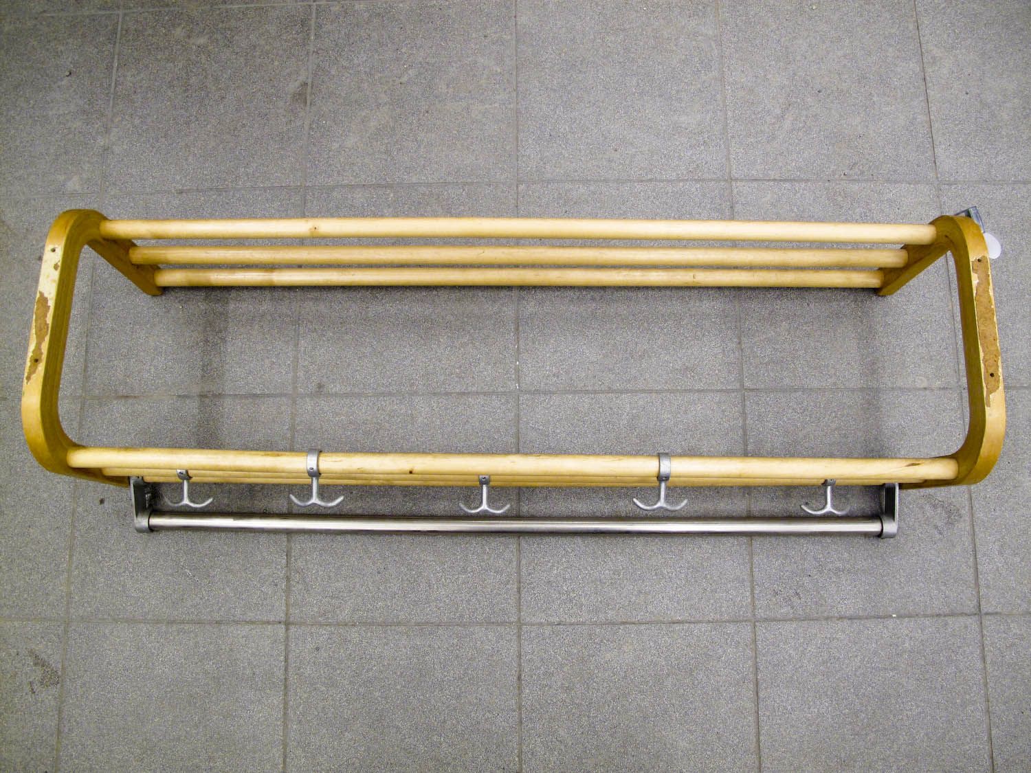 Hatthylla, Böjträ, längd 104 627 4090 Metropol Auktioner Hatthylla, Böjträ, längd 104 627 4090 Metropol Auktioner