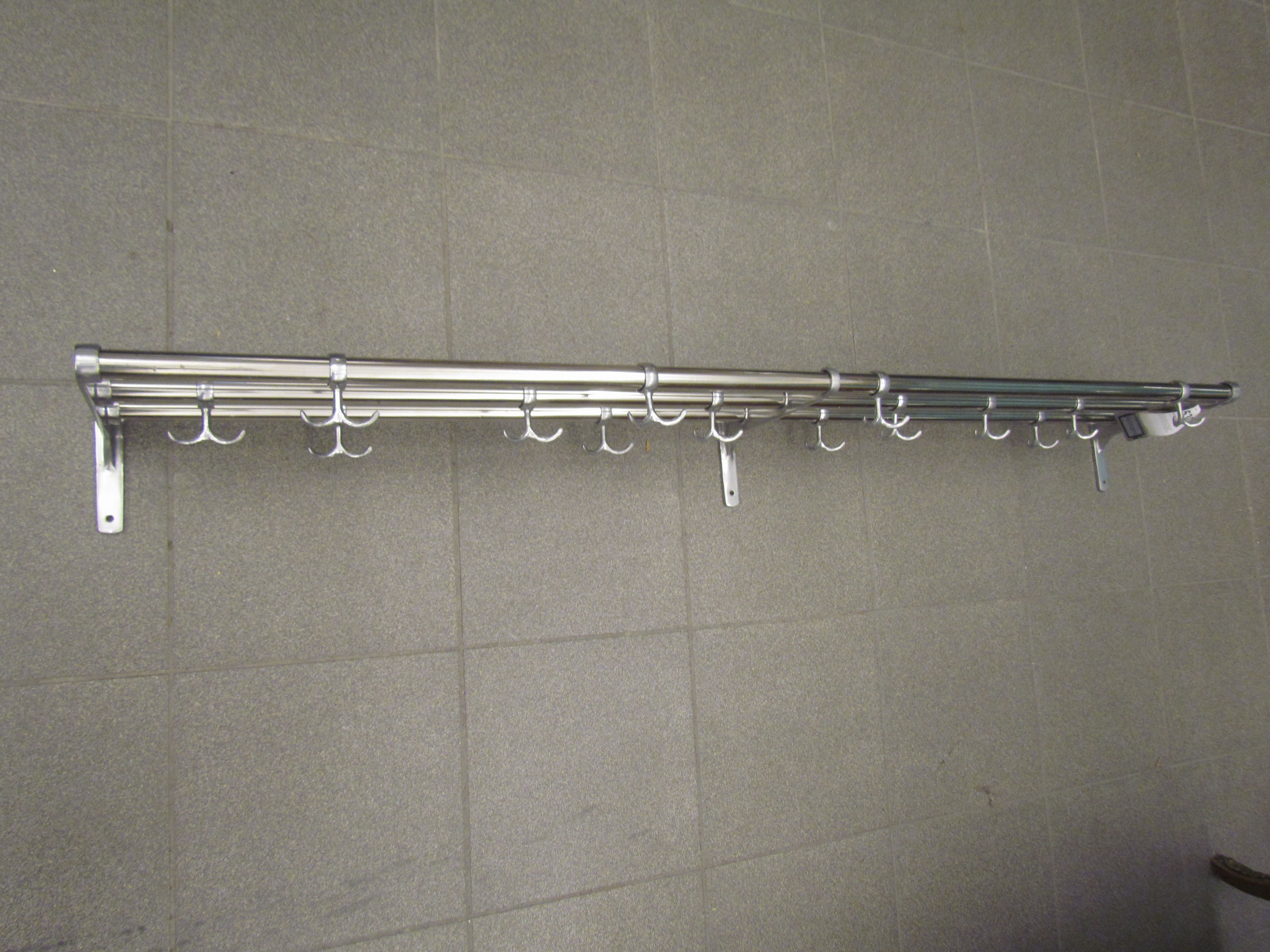 Hatthylla, Funkis, metall, längd 150 708 5304 Metropol Auktioner Hatthylla, Funkis, metall, längd 150 708 5304 Metropol Auktioner