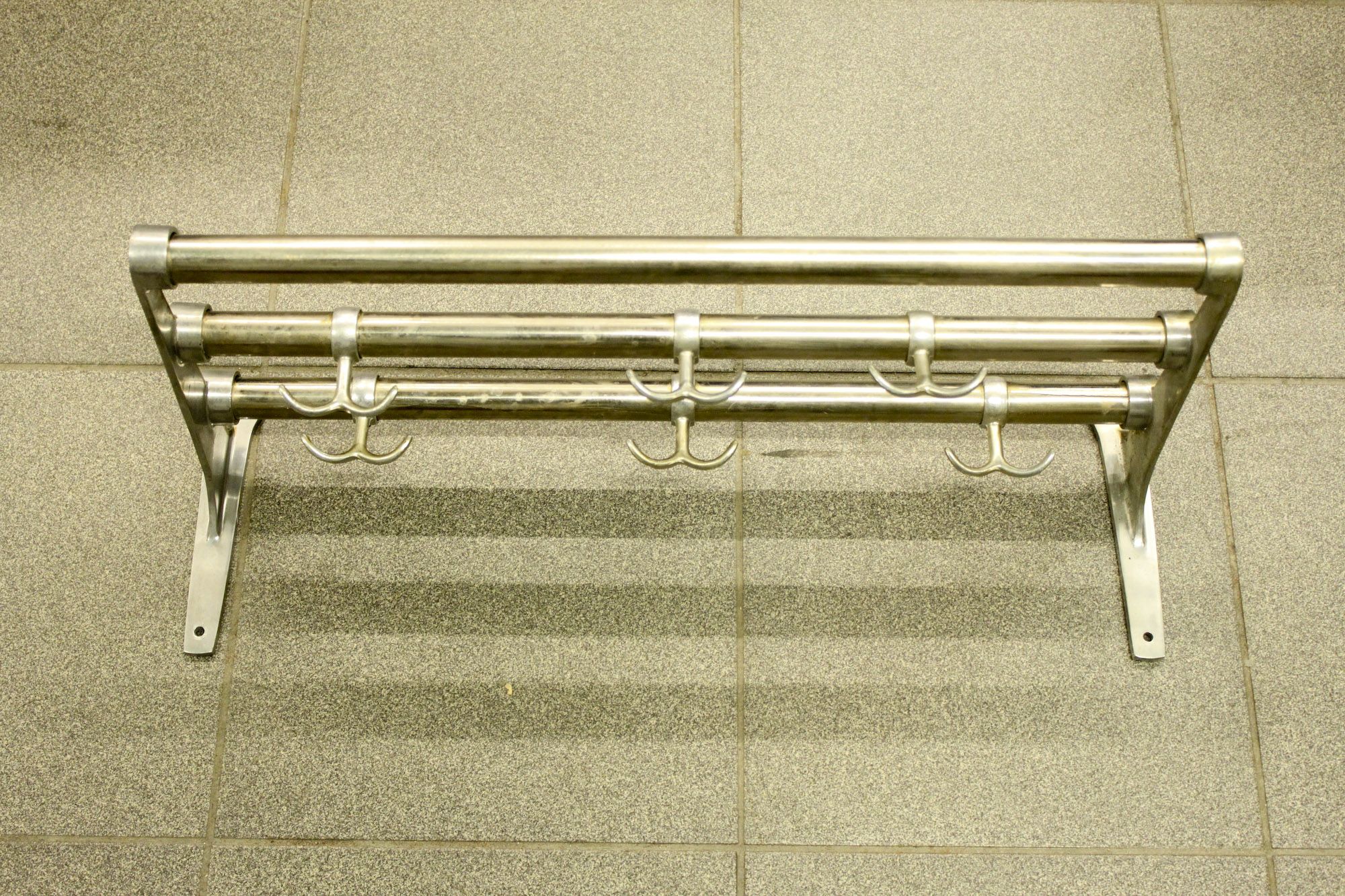 Hatthylla, Metall, längd 56 cm 848 2252 Metropol Auktioner Hatthylla, Metall, längd 56 cm 848 2252 Metropol Auktioner