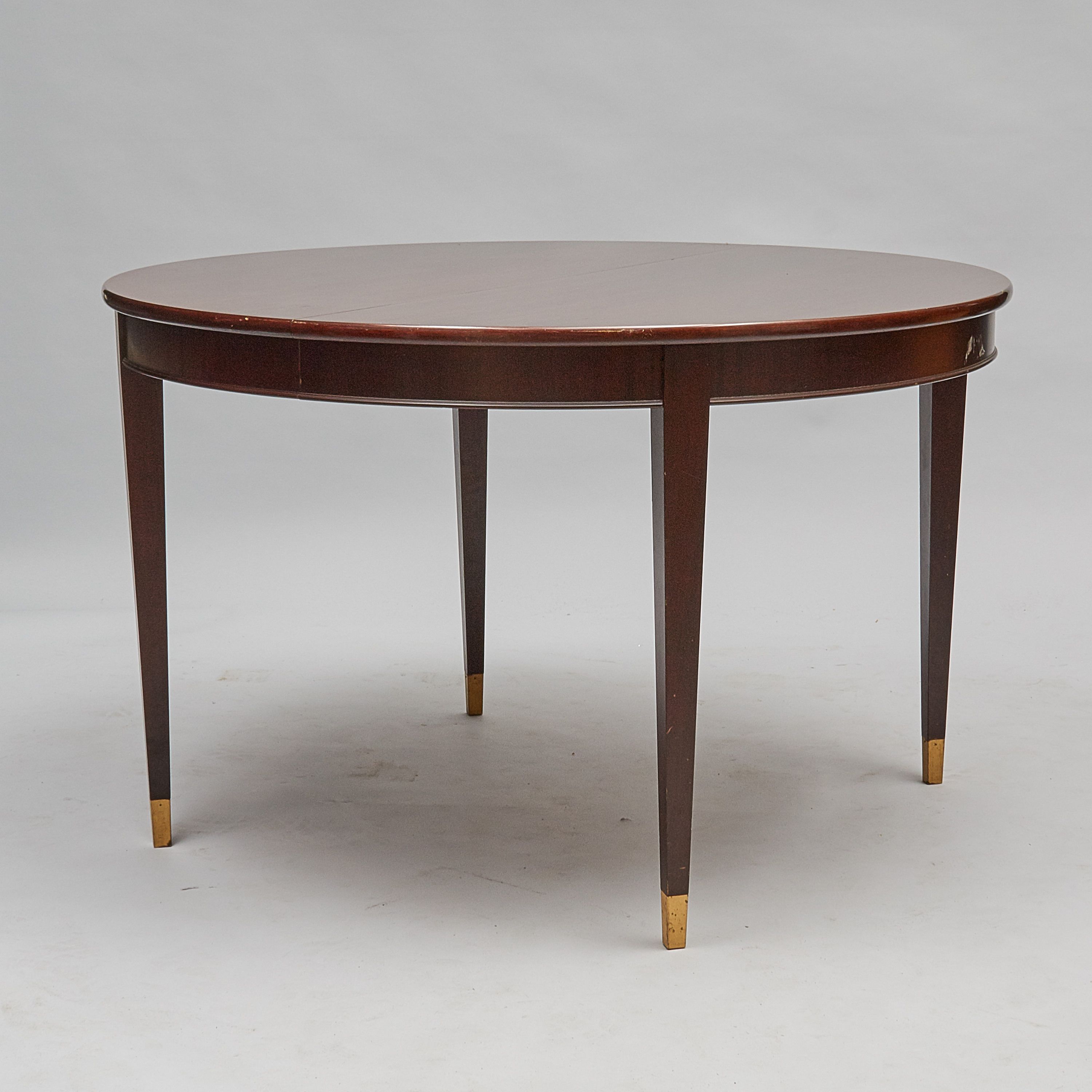 Matbord, Gustaviansk stil, diameter 120, höjd 75 cm, Mahogny, 1 ilägg 994 1356 Metropol Matbord, Gustaviansk stil, diameter 120, höjd 75 cm, Mahogny, 1 ilägg 994 1356 Metropol